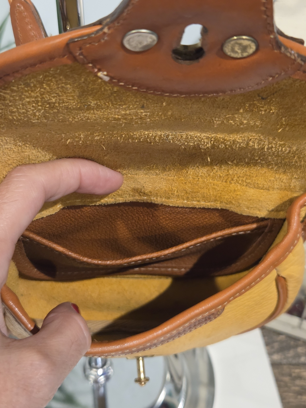 Dooney & Bourke Vintage Palomino Cavalry Body Bag - Picture 13 of 15